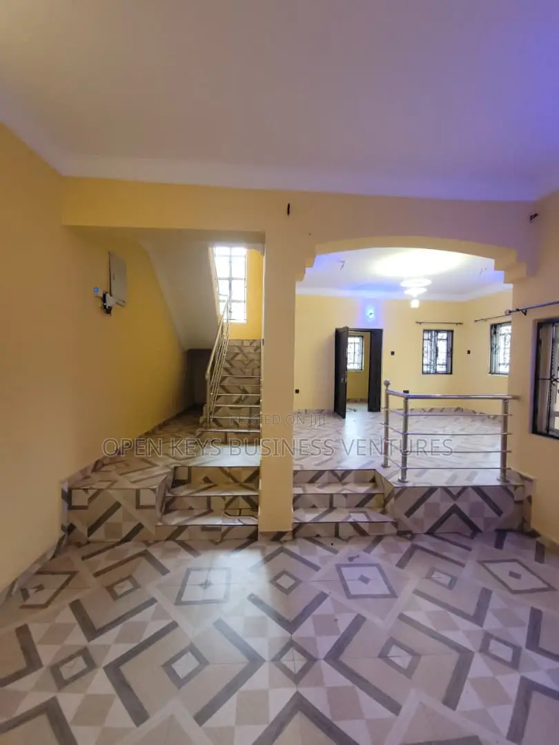3bdrm Duplex in Kolapo Ishola Gra, Akobo for rent in Akobo