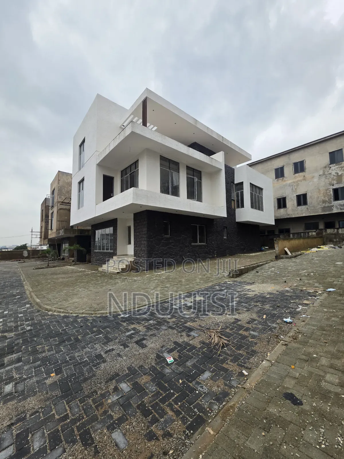 5bdrm Duplex in Wuye for sale in Wuye