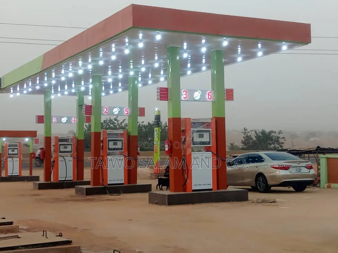 Newly Built Filling Station in Oyo / Oyo