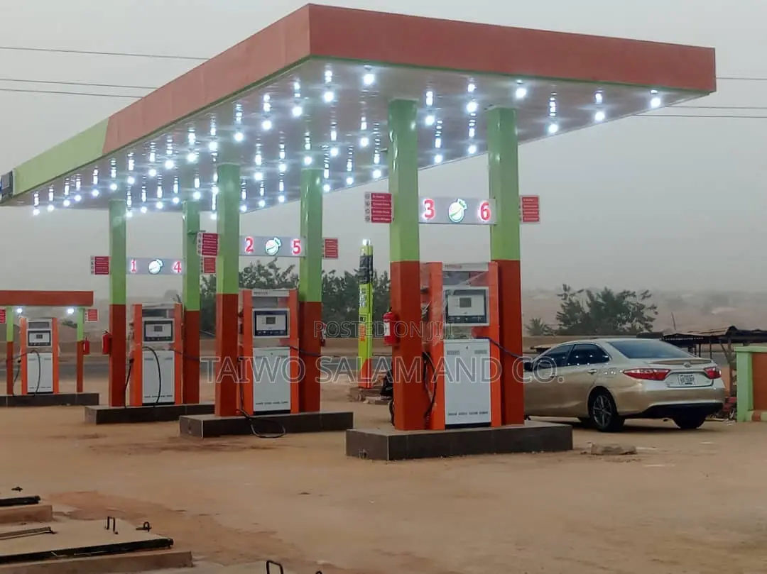 Newly Built Filling Station in Oyo / Oyo