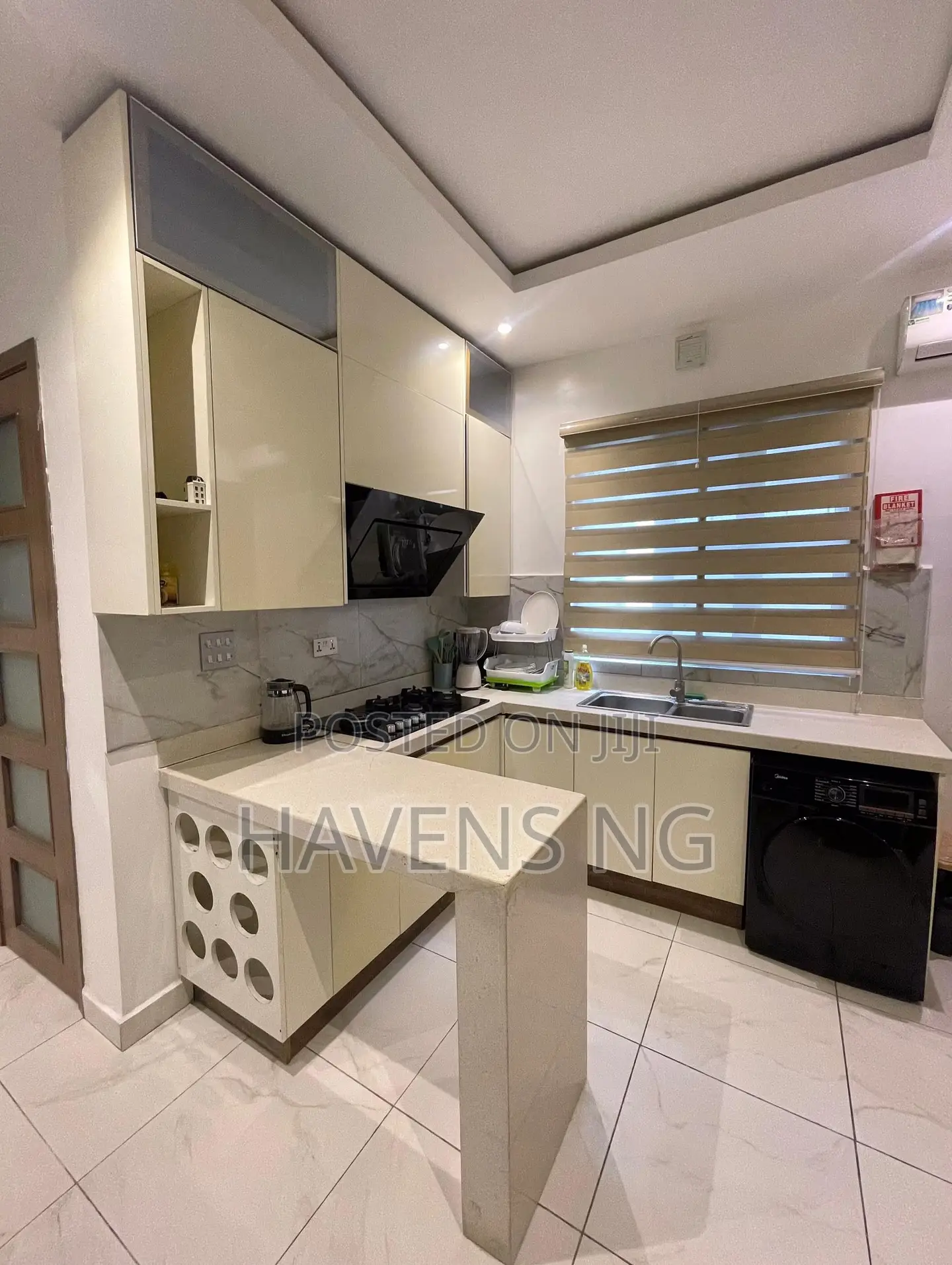 Contemporary 1-Bedroom Apartment Lekki in Lekki Phase 1