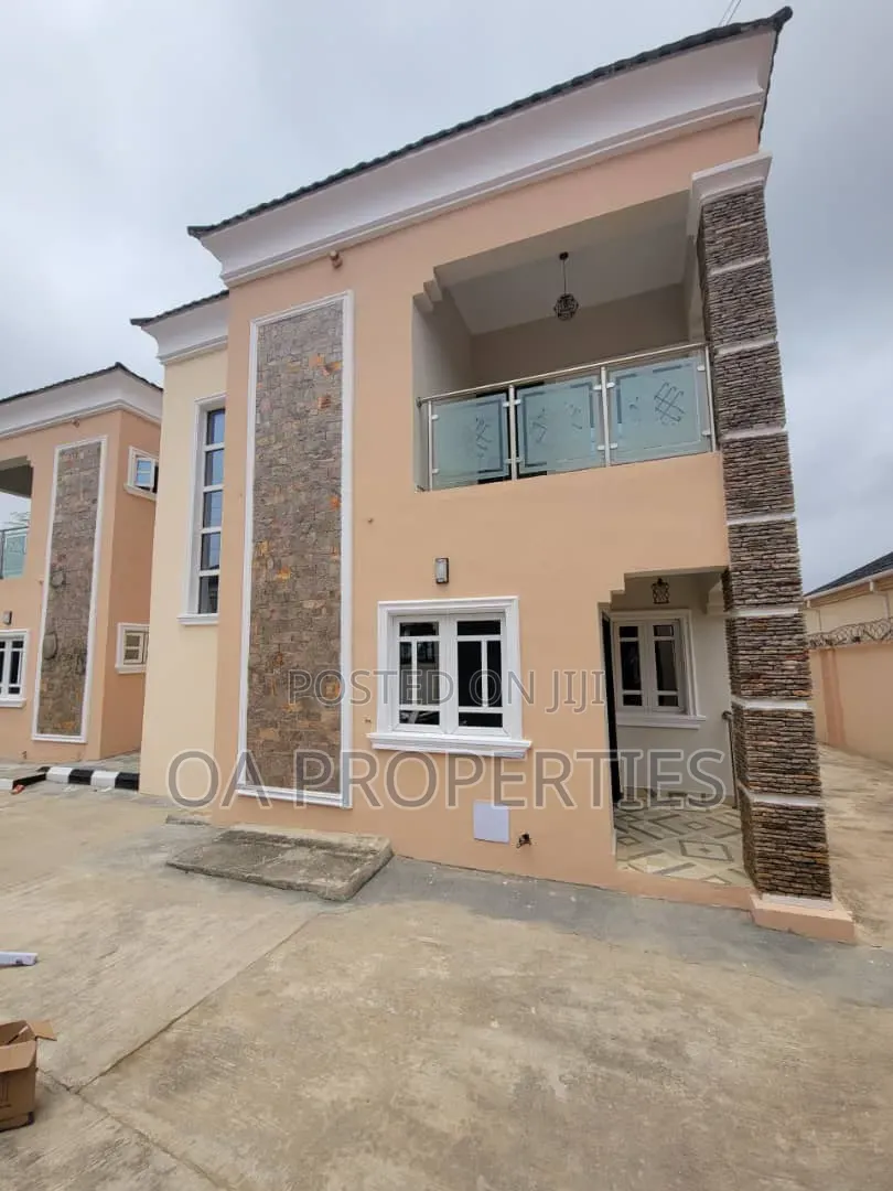 5bdrm Duplex in Kolapo Ishola Gra for rent in Ibadan