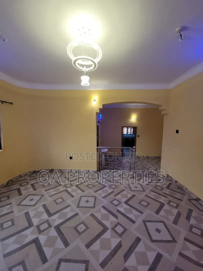 5bdrm Duplex in Kolapo Ishola Gra for rent in Ibadan