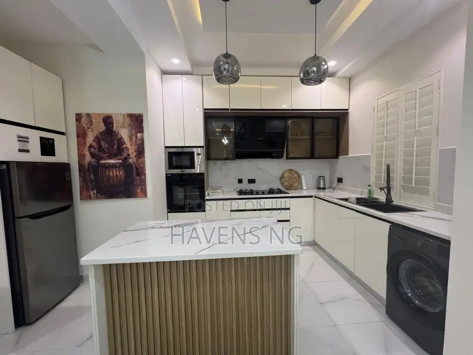 Cozy 2-Bedroom Apartment With Study Room Ikate in Ikate
