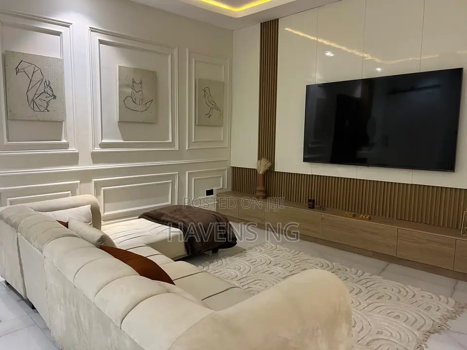 Cozy 2-Bedroom Apartment With Study Room Ikate in Ikate