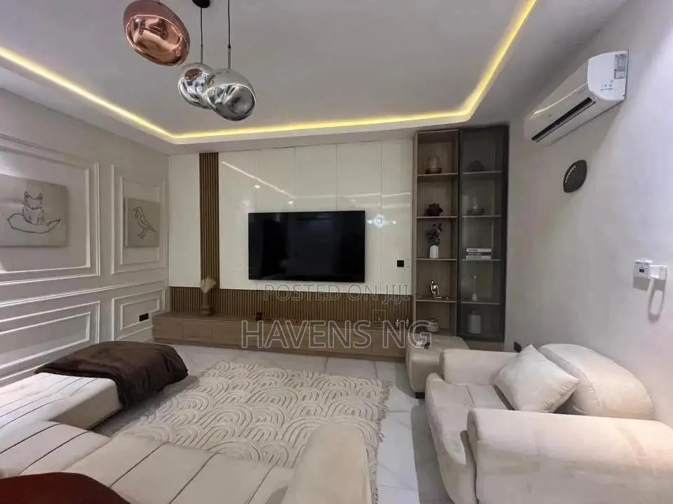 Cozy 2-Bedroom Apartment With Study Room Ikate in Ikate
