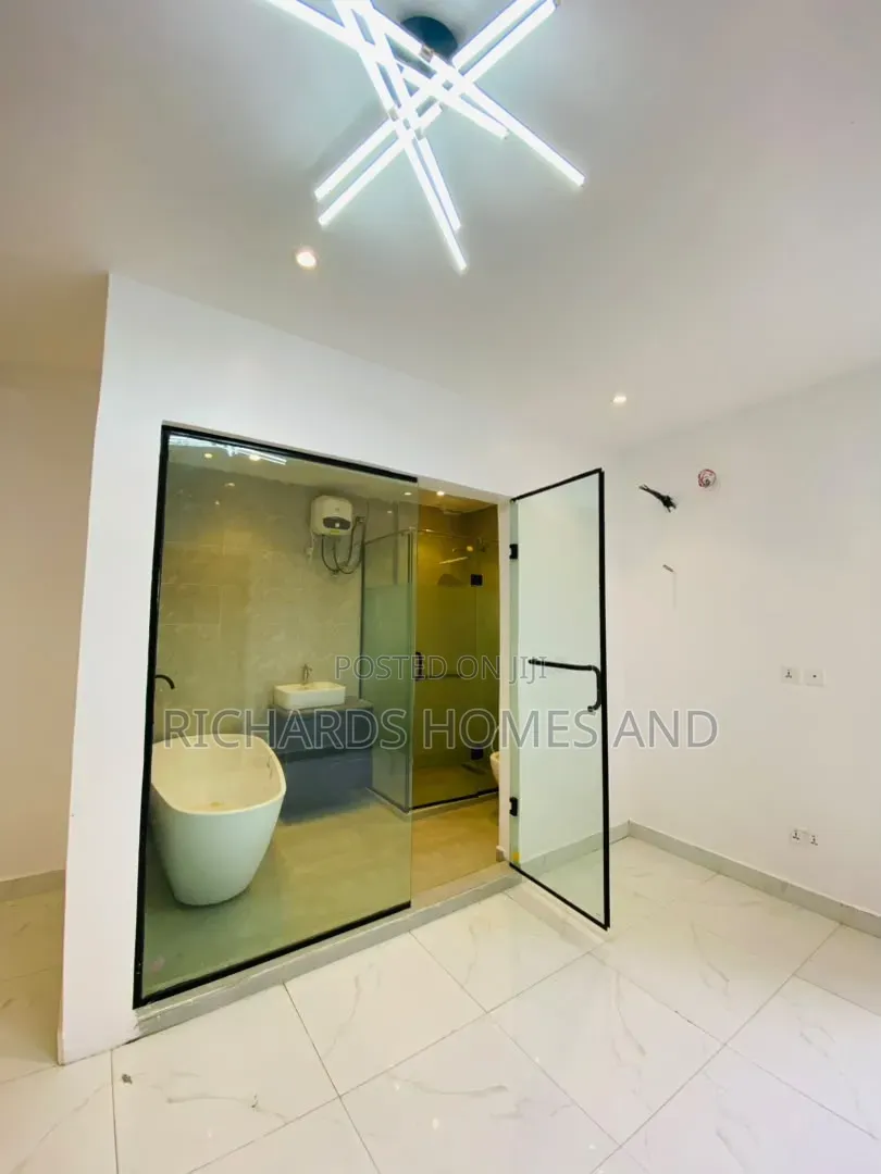 1bdrm Apartment in Lekki Phase 1 for sale in Lekki Phase 1