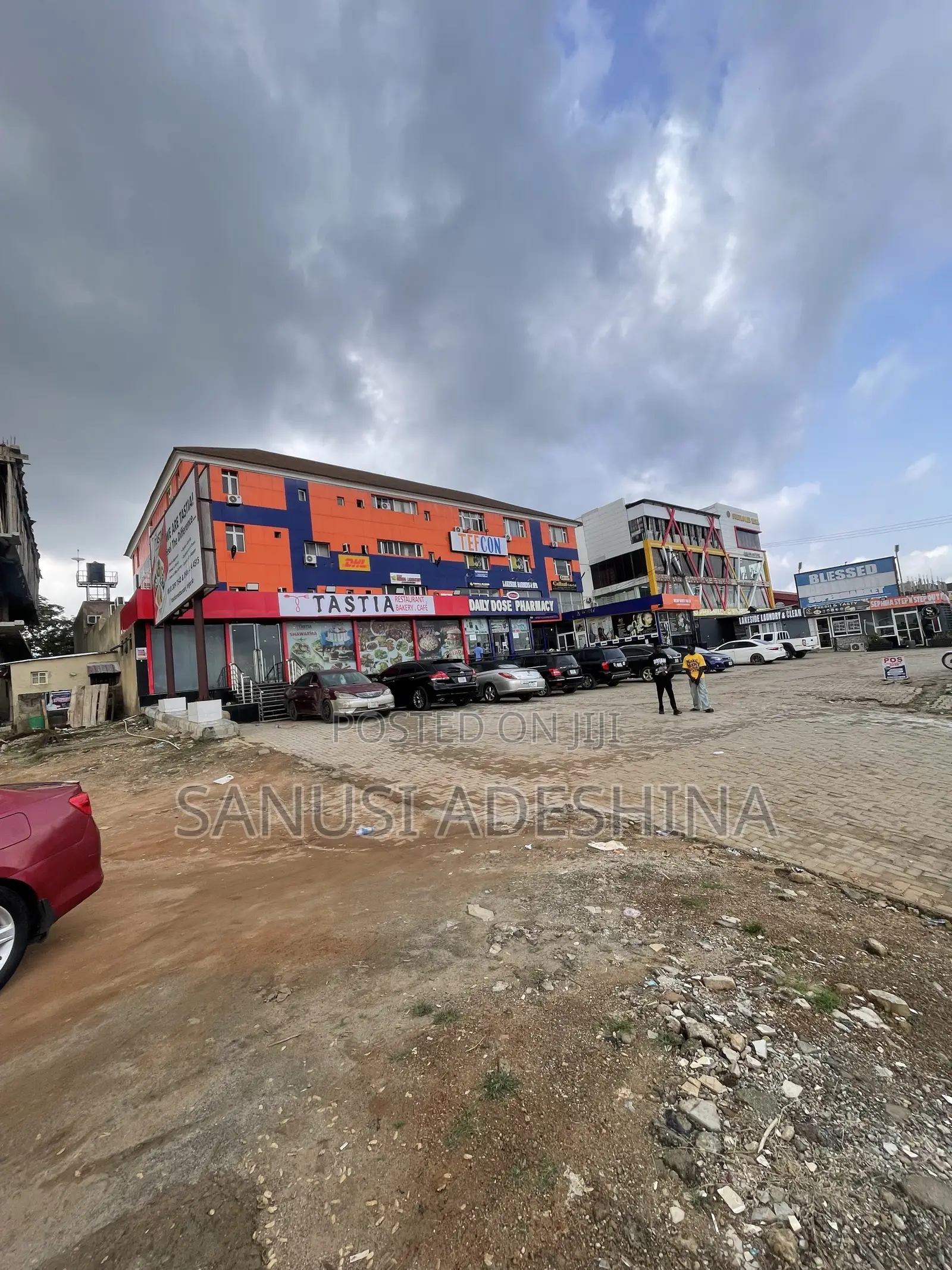 30 Shop,14 Bed Rooms Hotel,14 Selfcon Location Lokogoma Abuja in Lokogoma