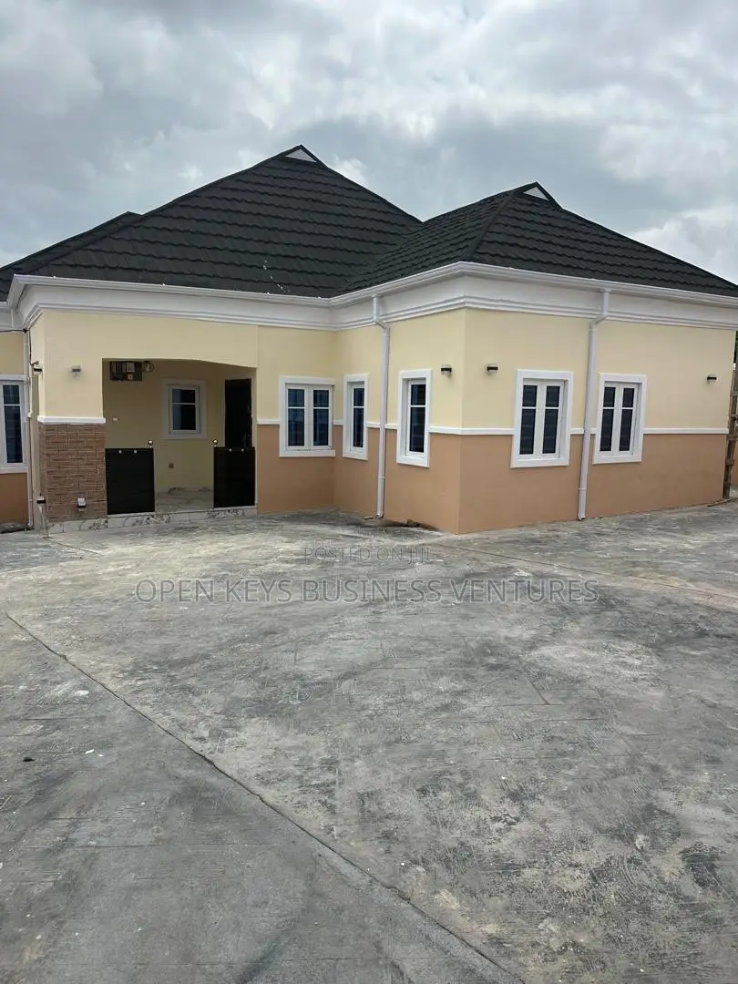 Furnished 3bdrm Bungalow in Alaka, Akala Express for sale in Akala Express