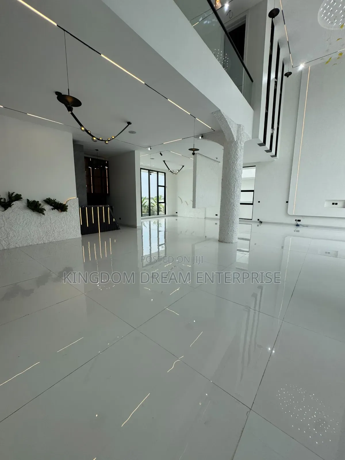 5bdrm Duplex in Osapa London Lekki for sale in Osapa london