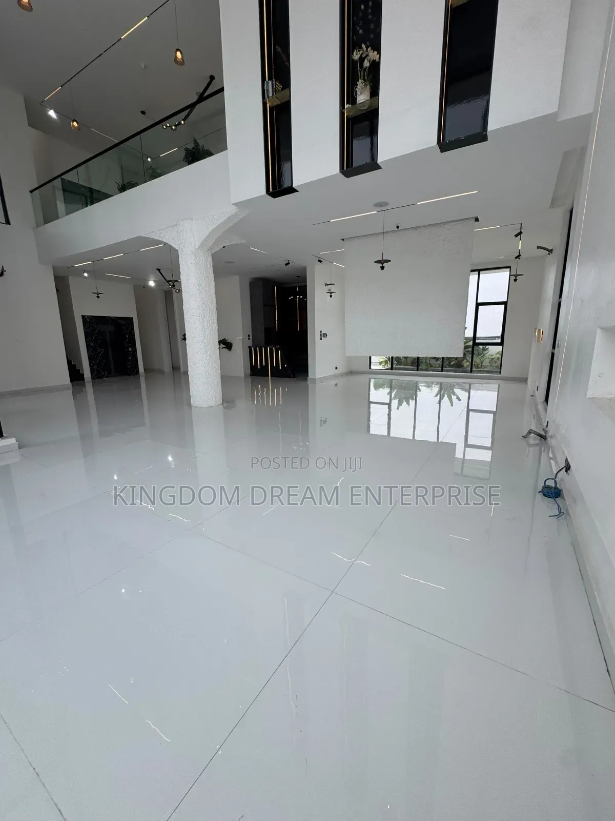 5bdrm Duplex in Osapa London Lekki for sale in Osapa london