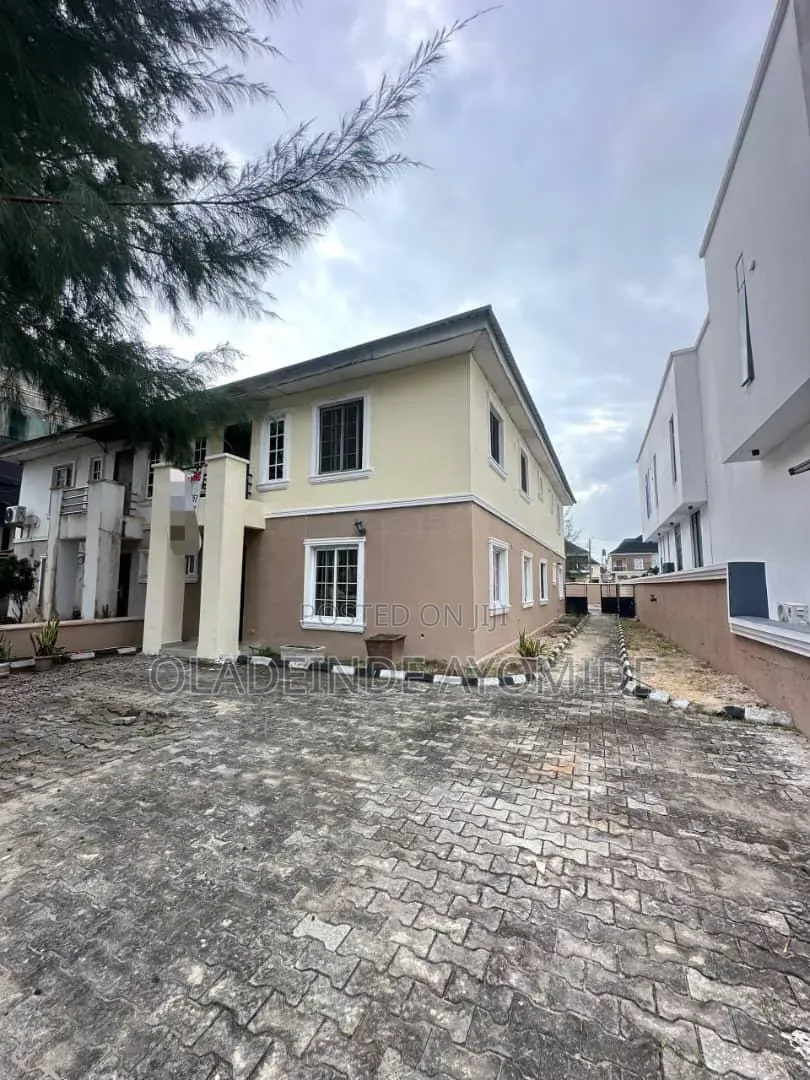 4bdrm Duplex in Megamound, Ikota for sale in Ikota