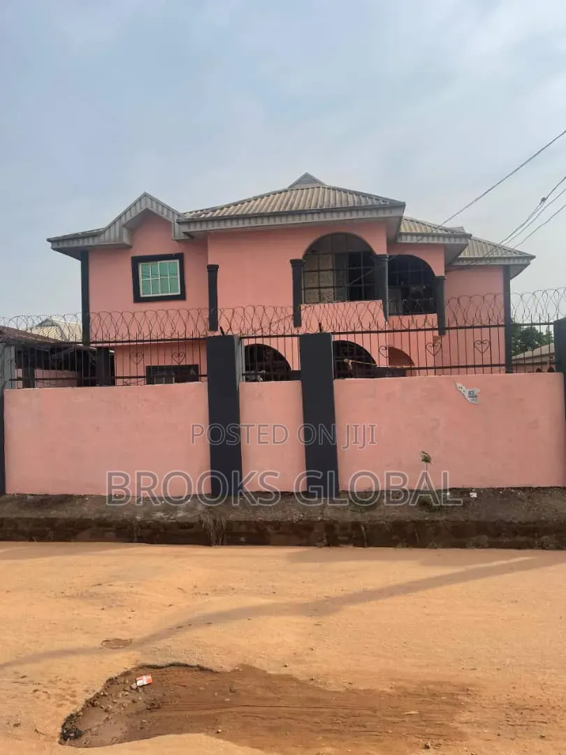 3bdrm Block of Flats in Benin City for sale in Benin City