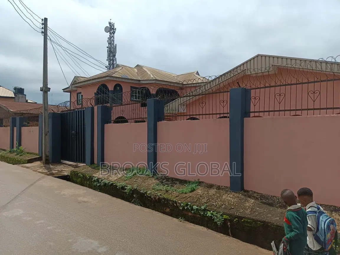 3bdrm Block of Flats in Benin City for sale in Benin City