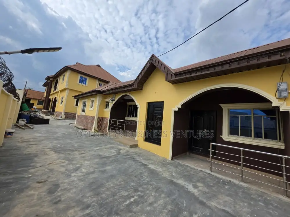 2bdrm Block of Flats in Gbopa, Ologuneru for sale in Ologuneru
