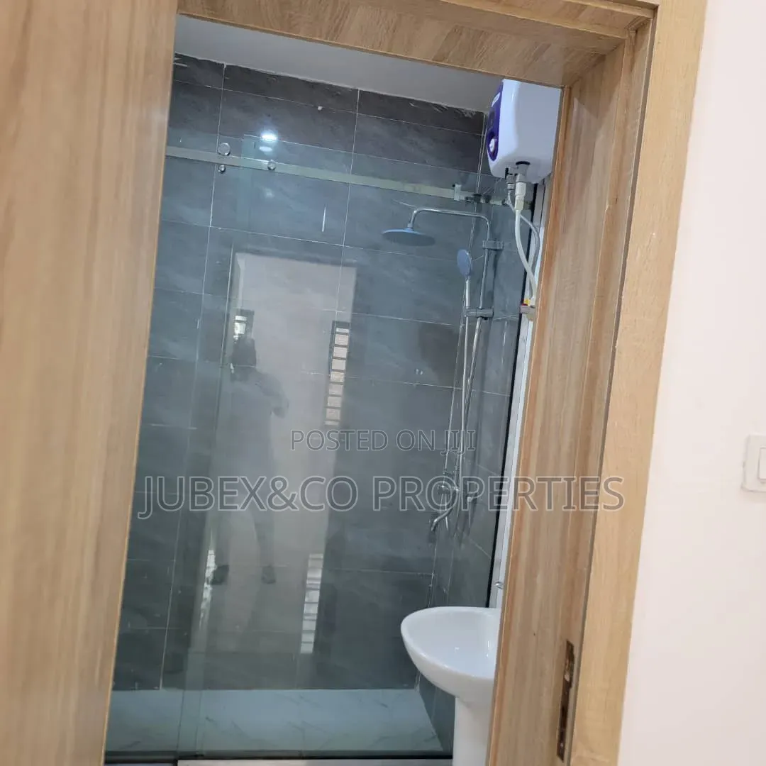 4bdrm Duplex in Omolayo Akobo Ibadan for sale in Akobo