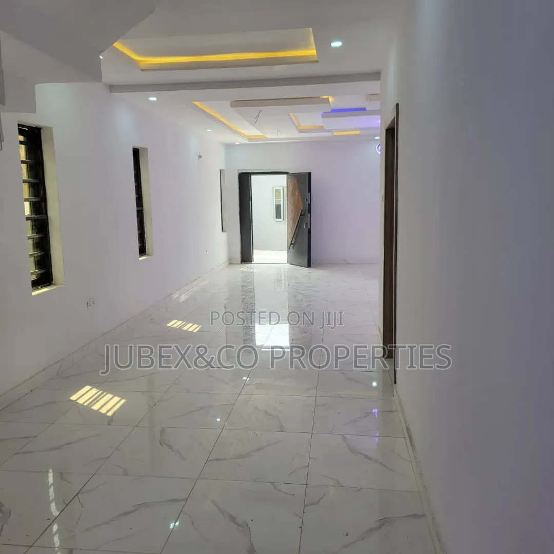 4bdrm Duplex in Omolayo Akobo Ibadan for sale in Akobo