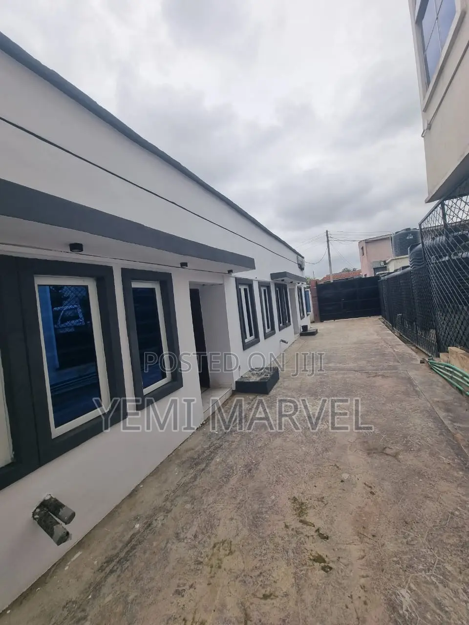1bdrm Block of Flats in Ilupeju Estate, for rent in Akala Express