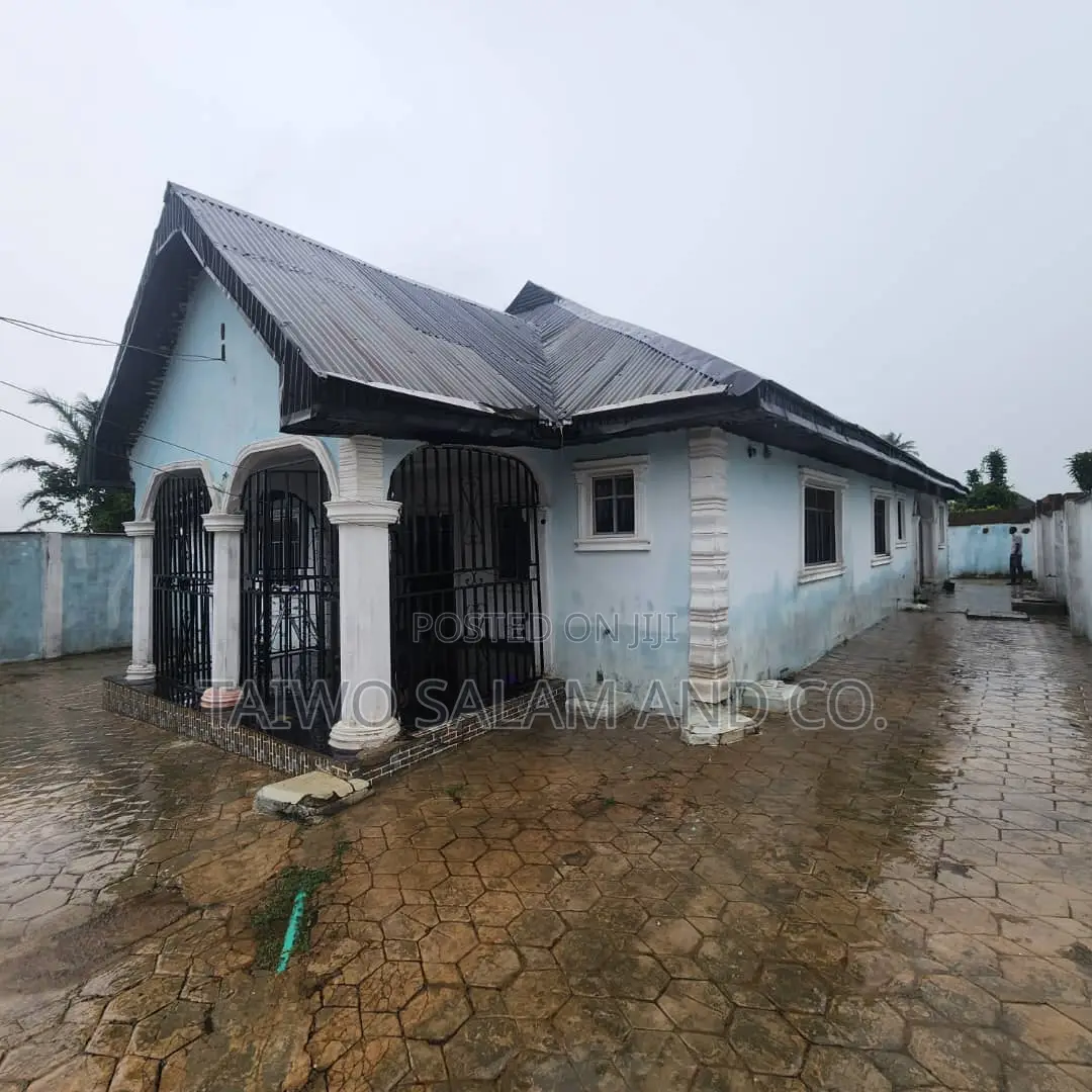 2bdrm Block of Flats in Akinyele for sale in Akinyele