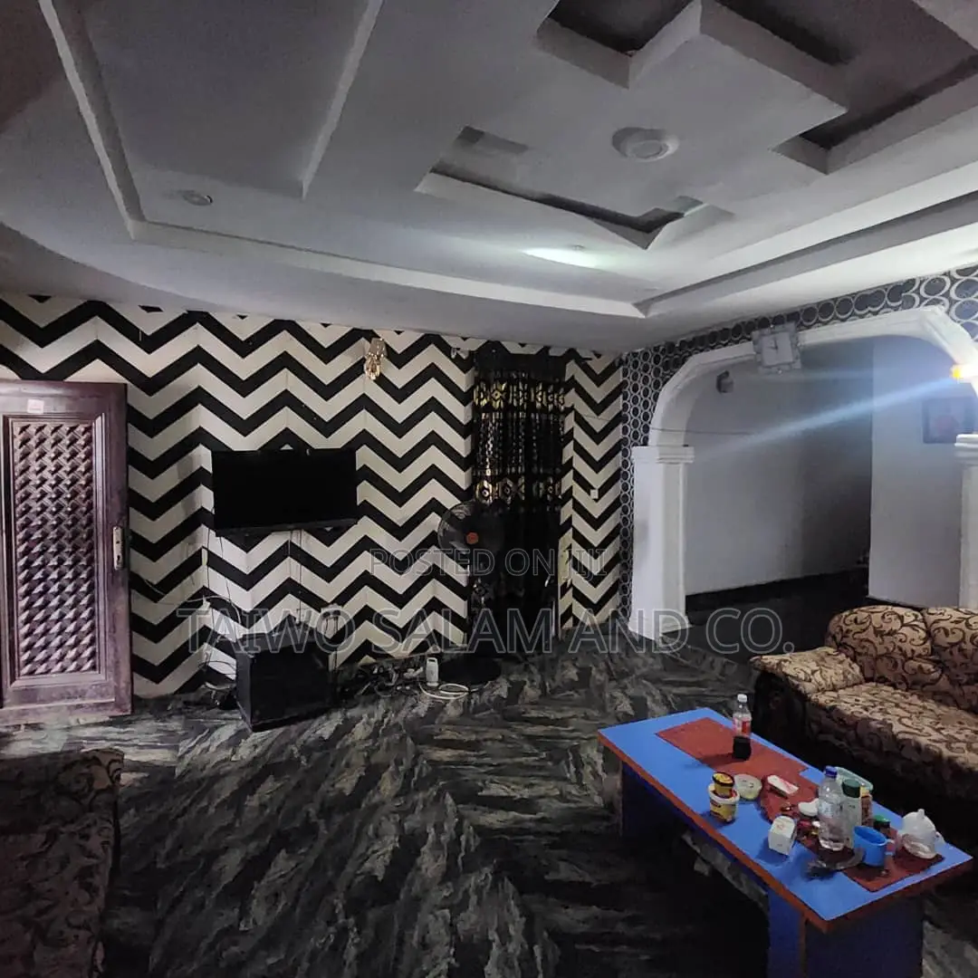 2bdrm Block of Flats in Akinyele for sale in Akinyele