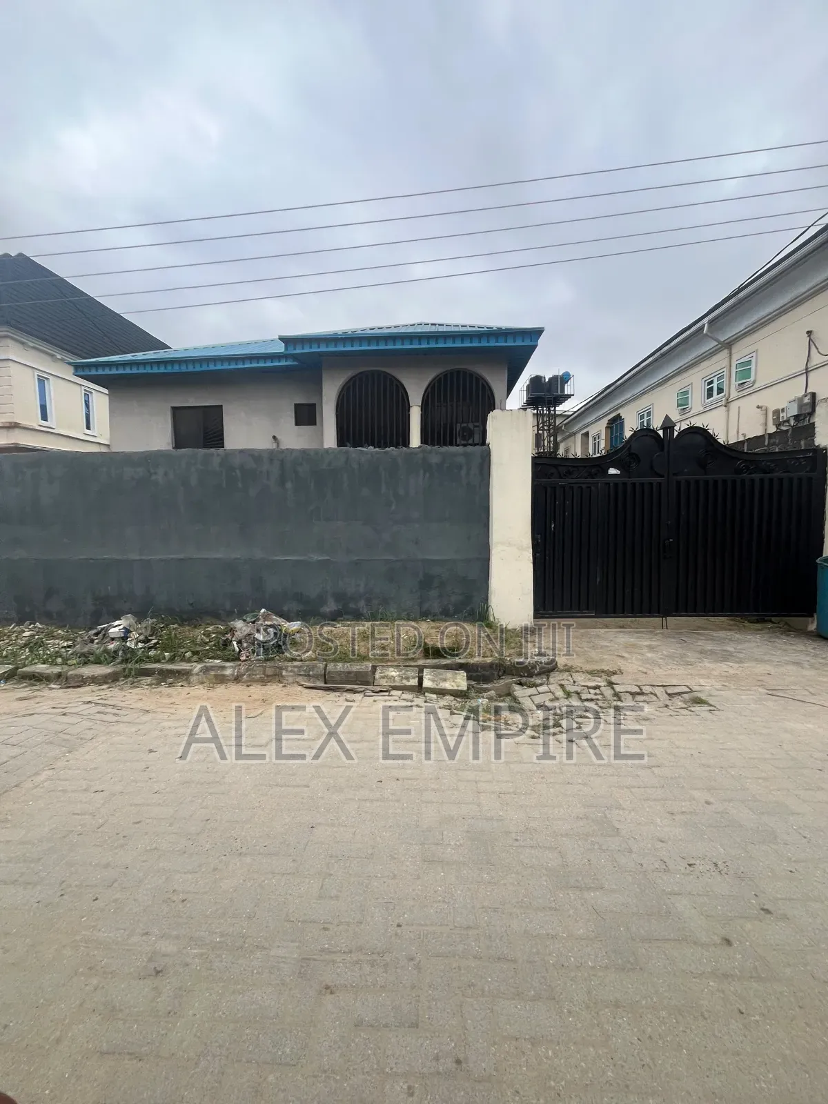 3bdrm Block of Flats in Ago Palace for sale in Ago Palace