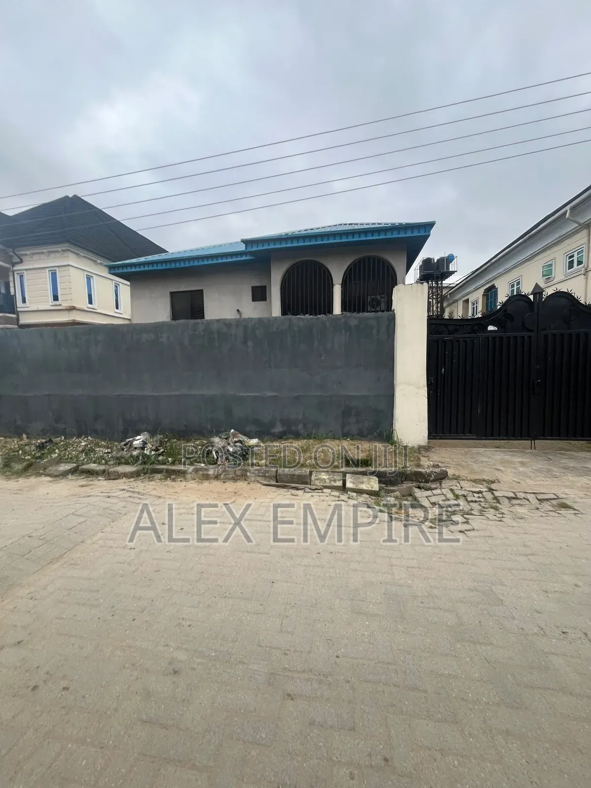 3bdrm Block of Flats in Ago Palace for sale in Ago Palace
