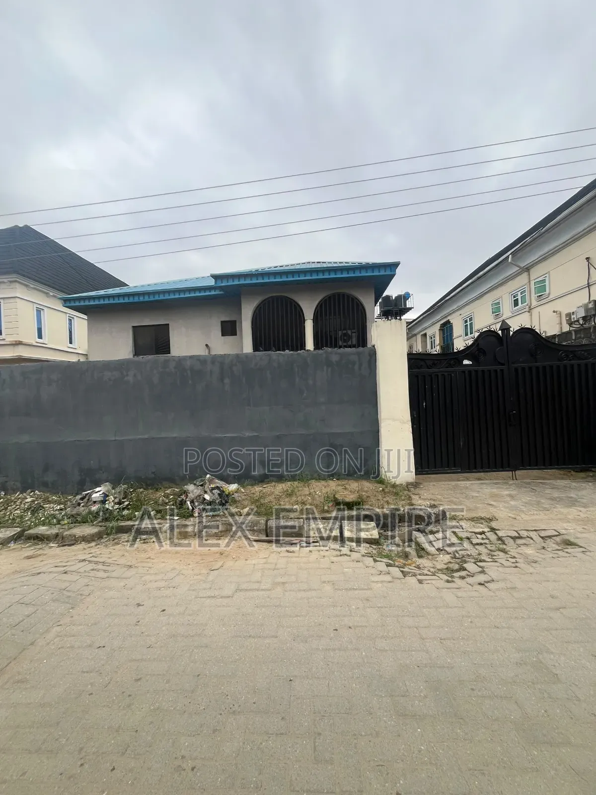 3bdrm Block of Flats in Ago Palace for sale in Ago Palace