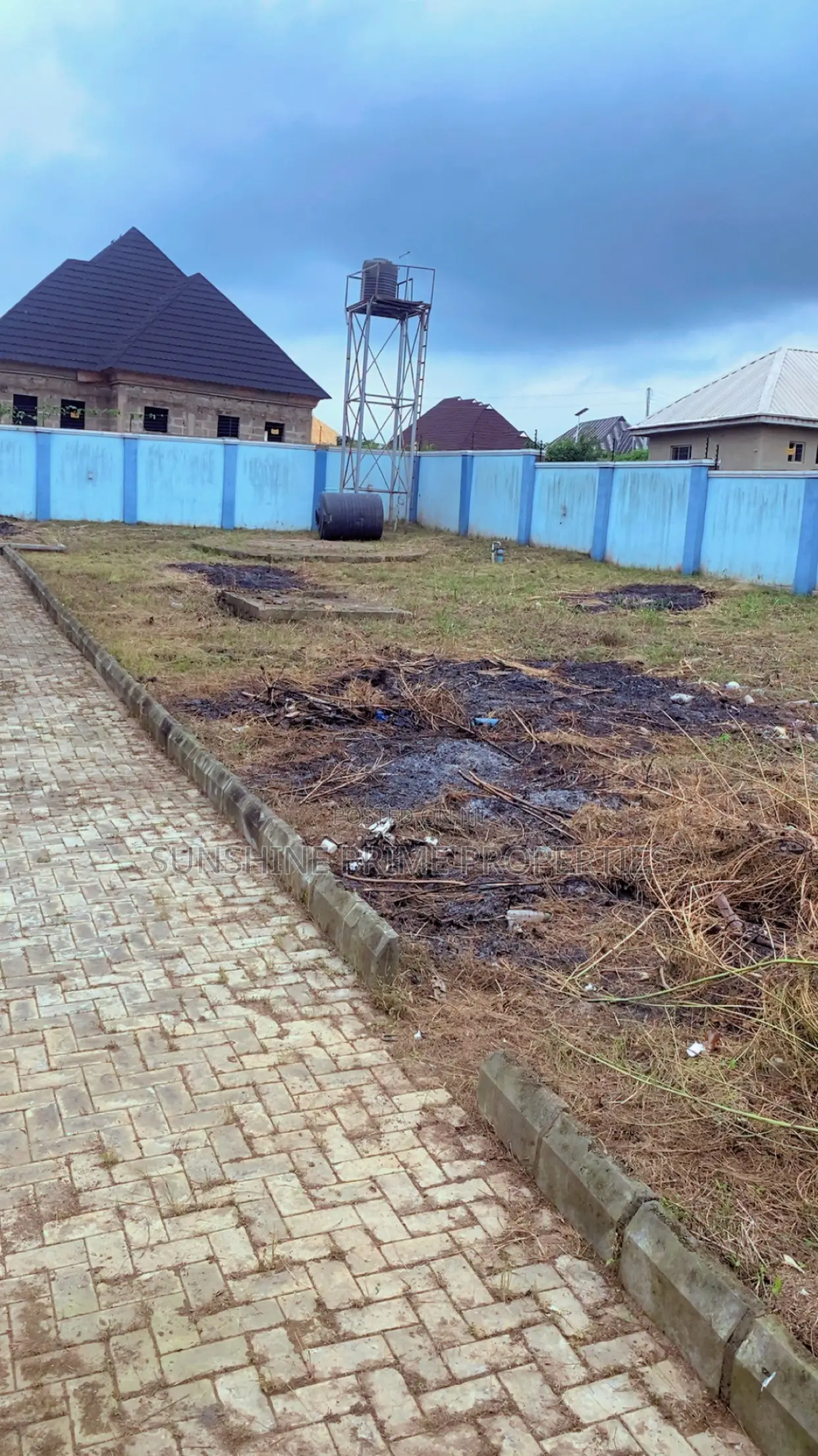 565SQM OF BIFURCATED LAND graceland Estate, Alagbaka Ext in Akure