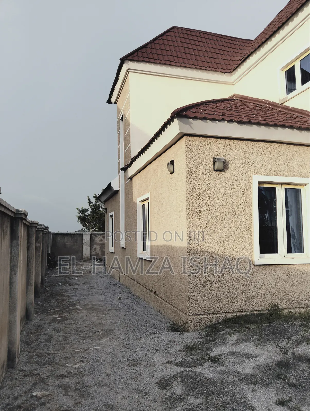 6bdrm Duplex in Apple Wood Estate, Lugbe District for rent in Lugbe District