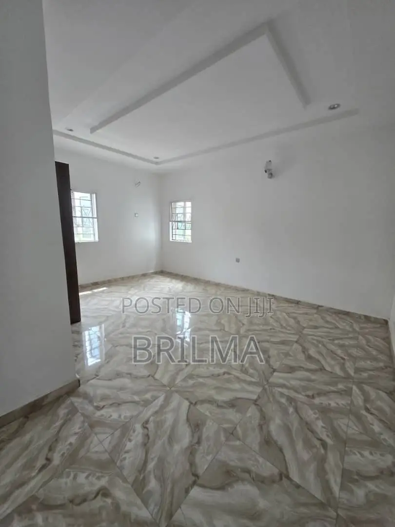 Spacious 3 Room Office Space in Kado for Rent in Kado