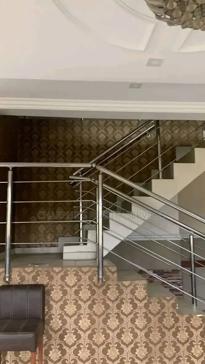 5bdrm Block of Flats in Agric for sale in Agric