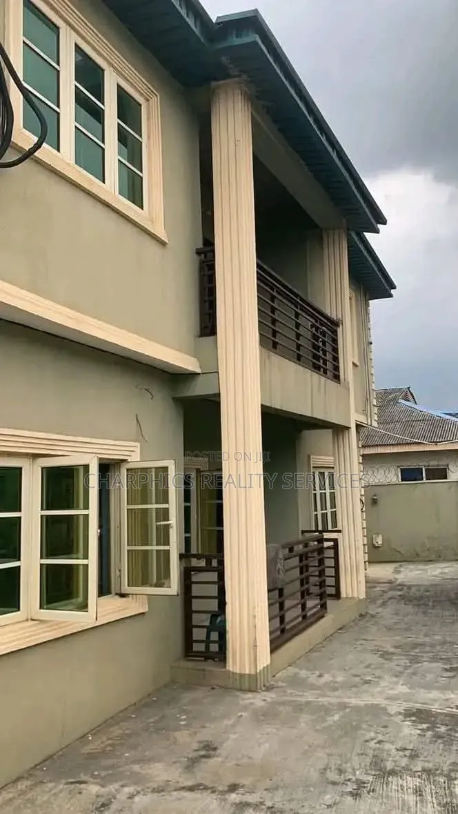 5bdrm Block of Flats in Agric for sale in Agric