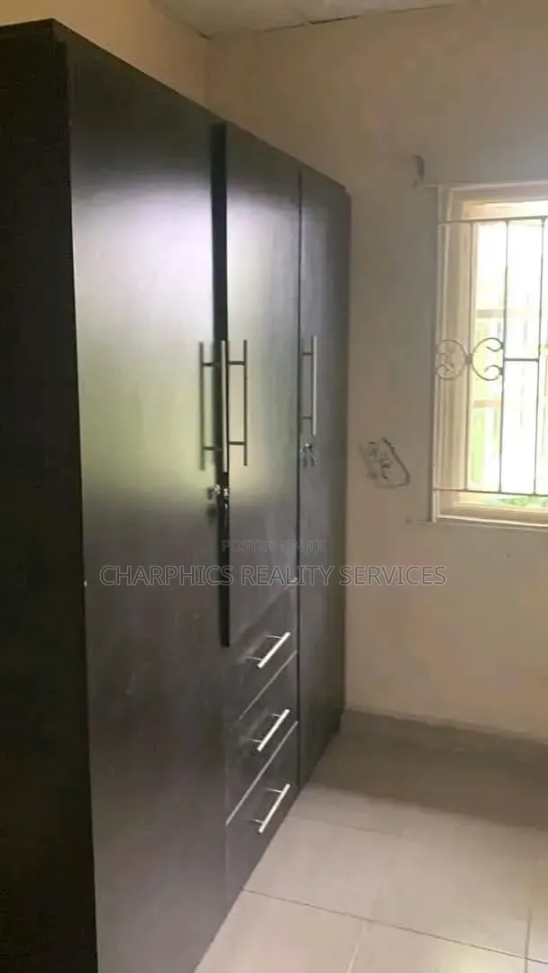 5bdrm Block of Flats in Agric for sale in Agric