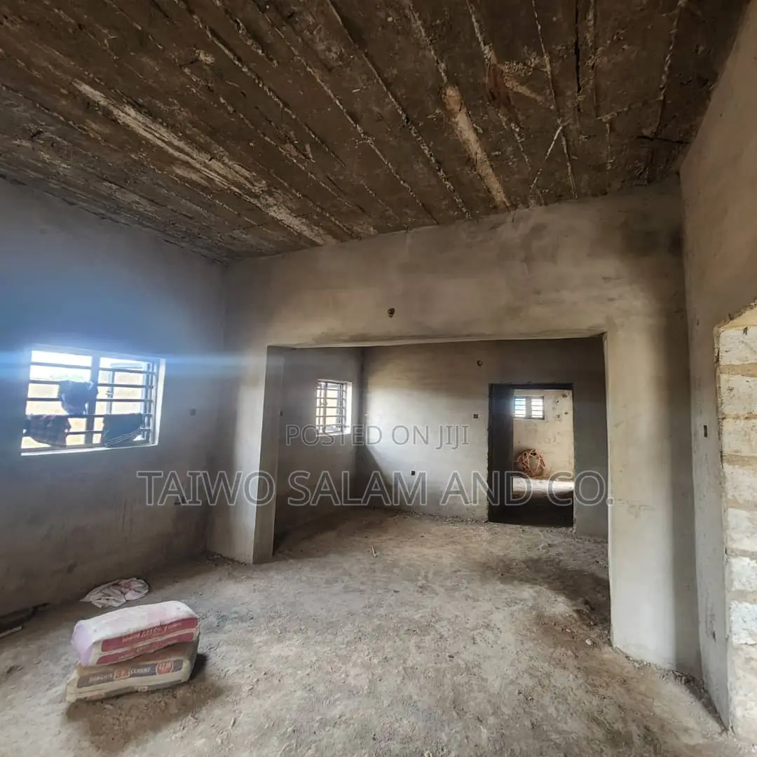 4bdrm Duplex in Oluyole Estate for sale in Oluyole Estate