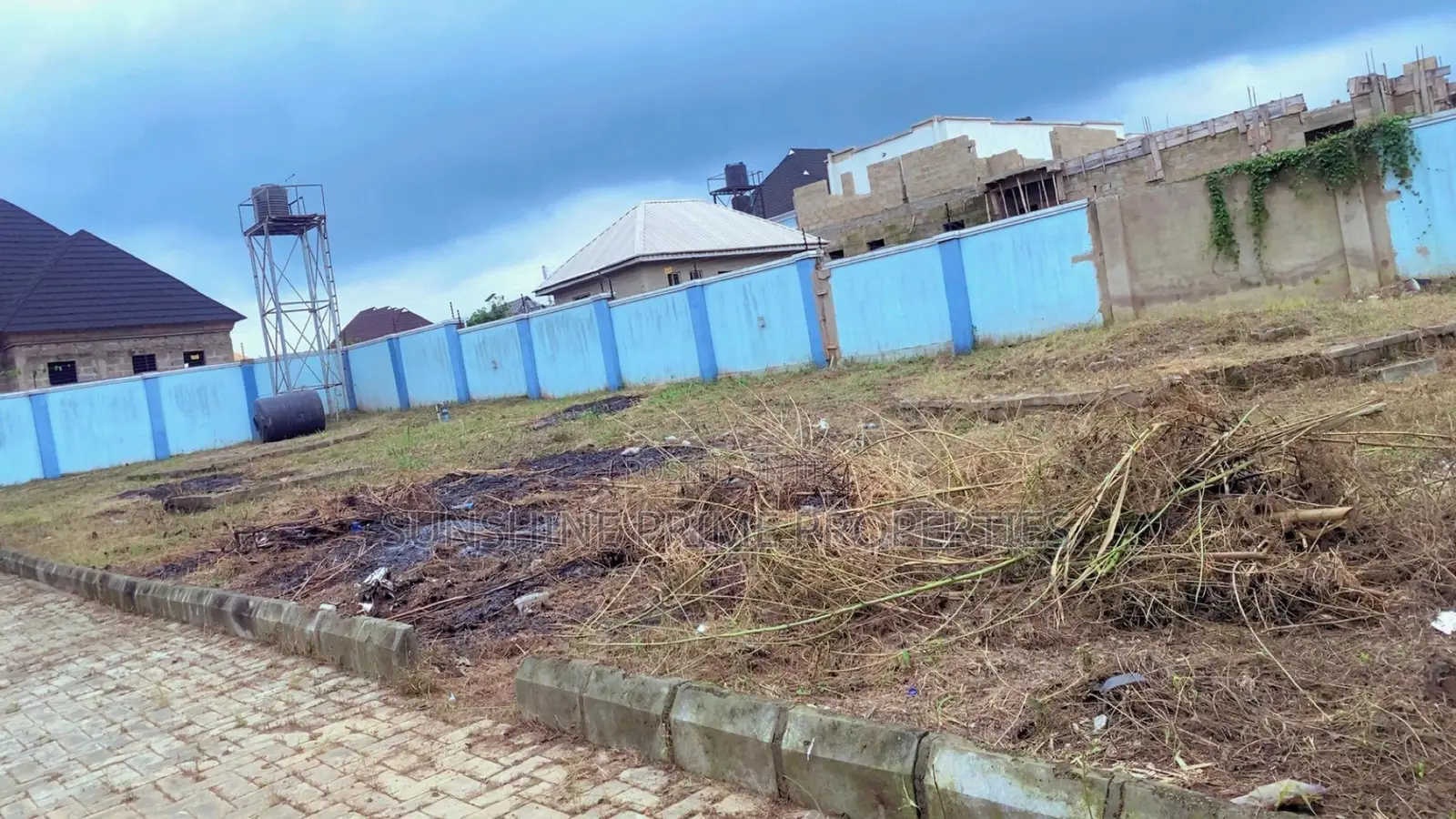 565SQM OF BIFURCATED LAND graceland Estate, Alagbaka Ext in Akure