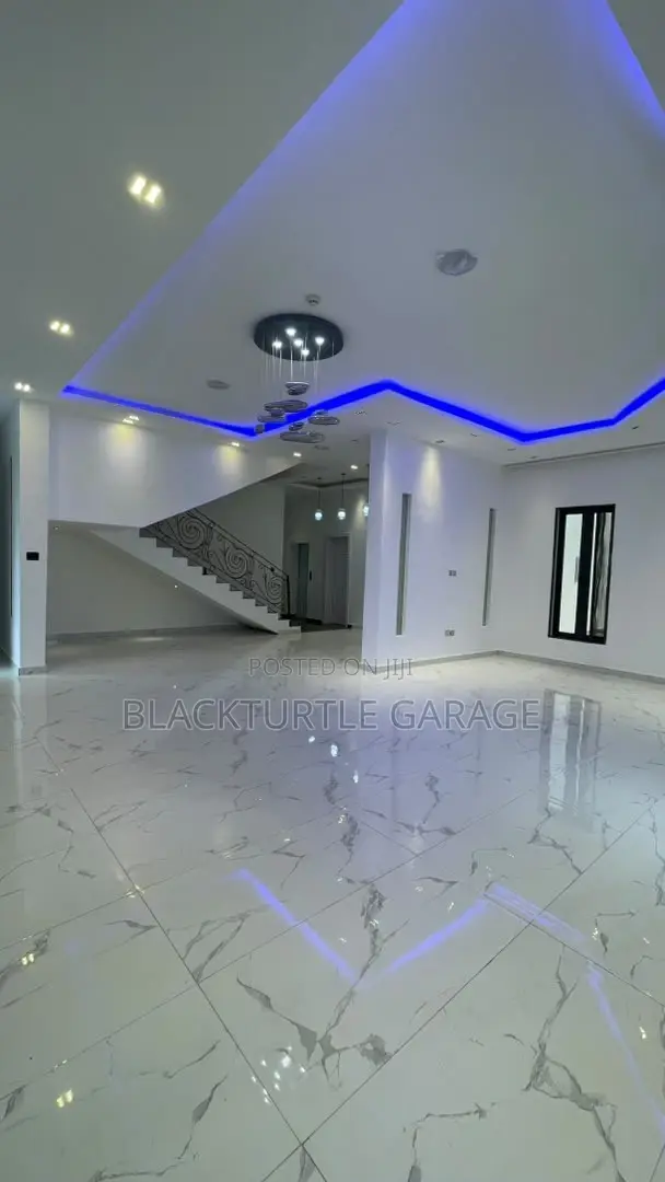7bdrm Bungalow in Lekki for sale in Lekki