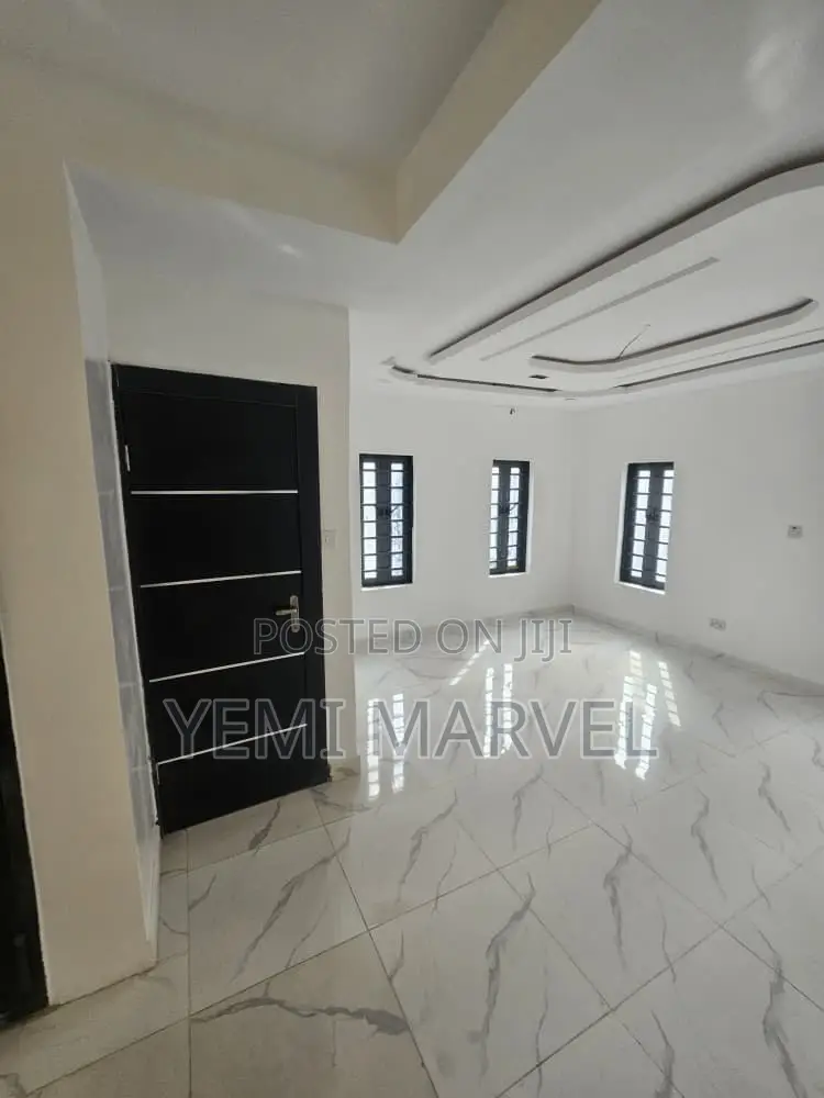 2bdrm Block of Flats in Adeoje Estate, Akala for rent in Akala Express