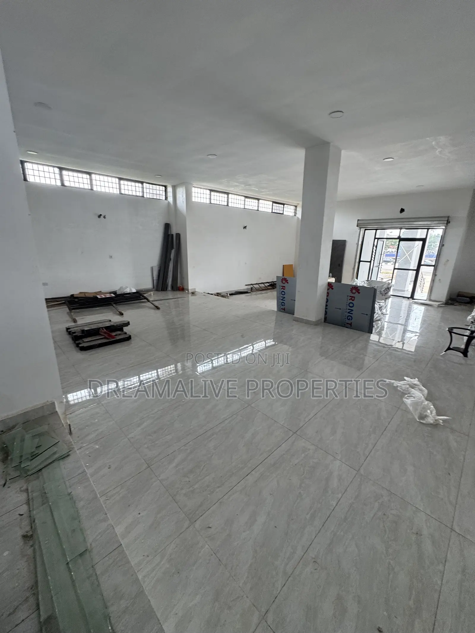 Massive Office Space in Dawaki
