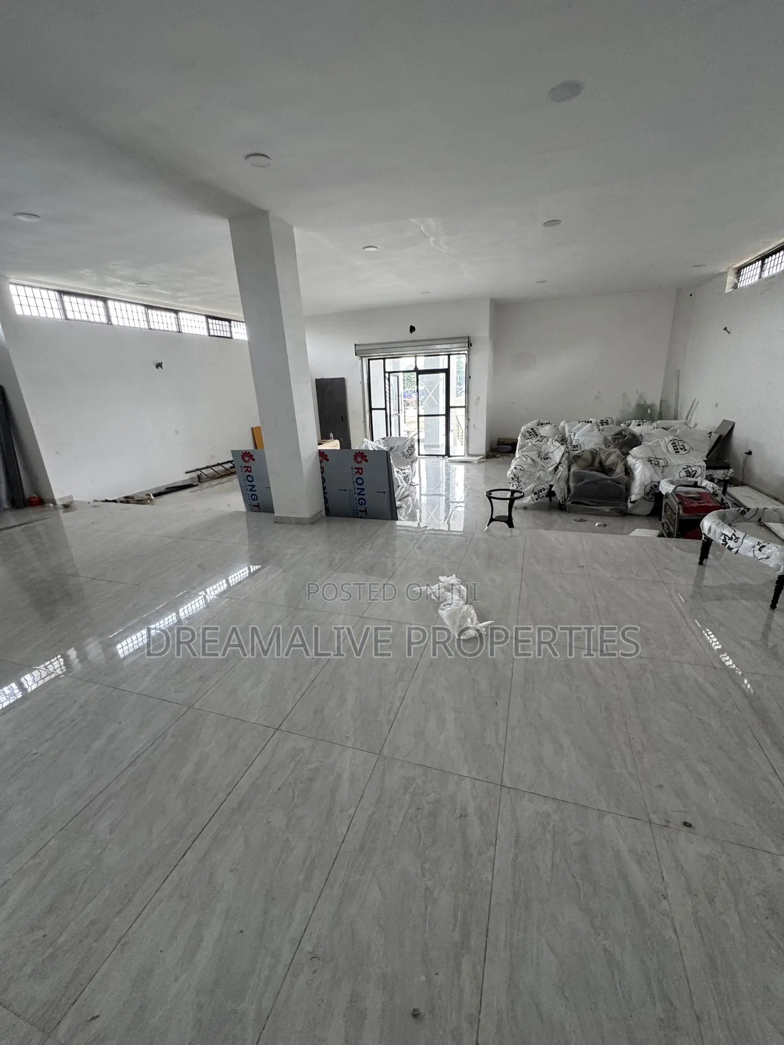 Massive Office Space in Dawaki