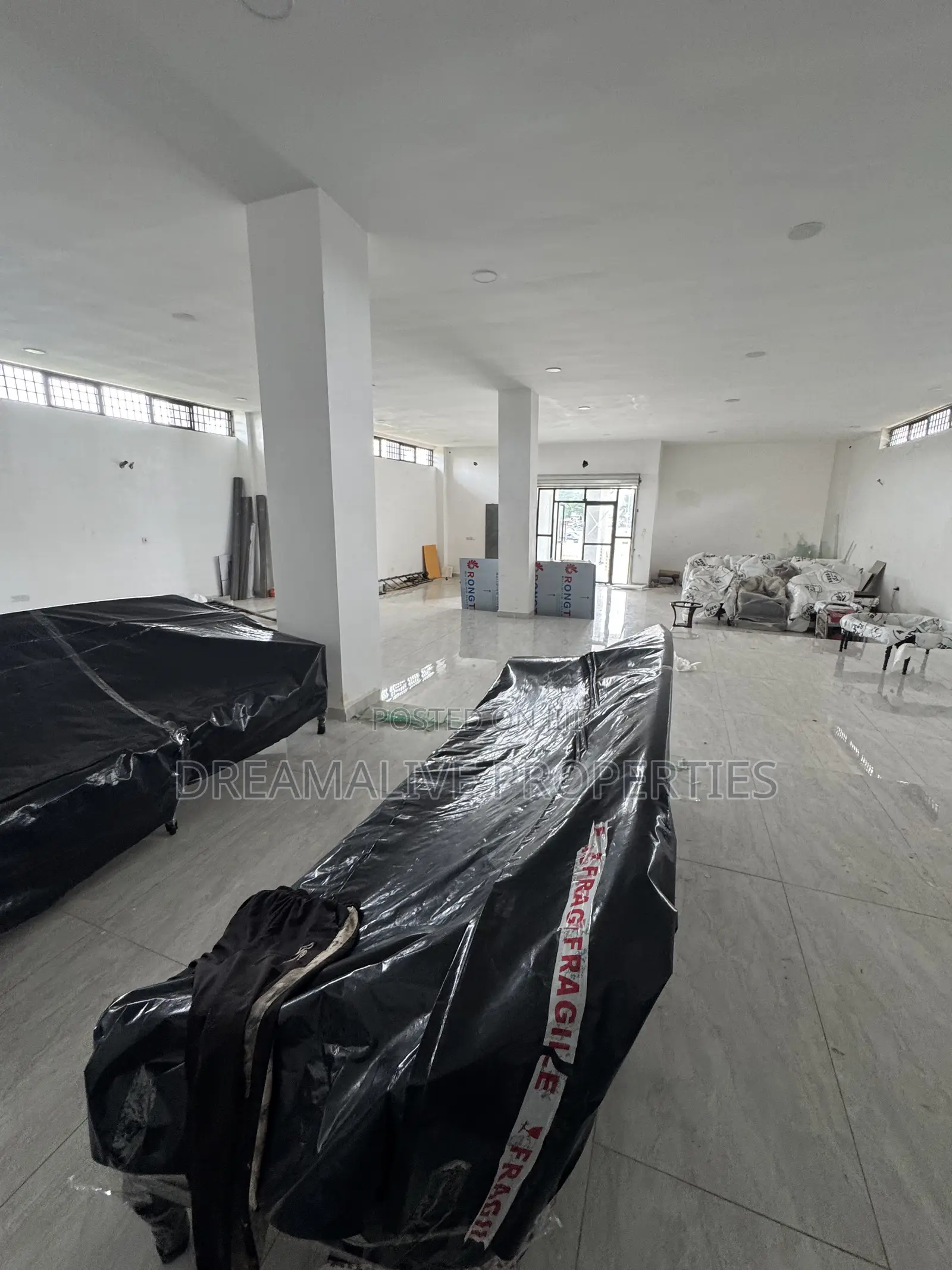 Massive Office Space in Dawaki