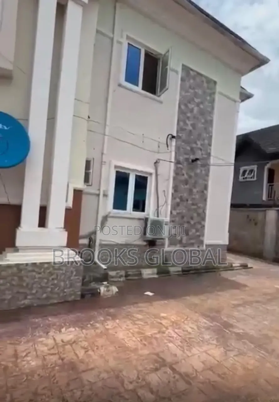 3bdrm Block of Flats in Benin City for sale in Benin City
