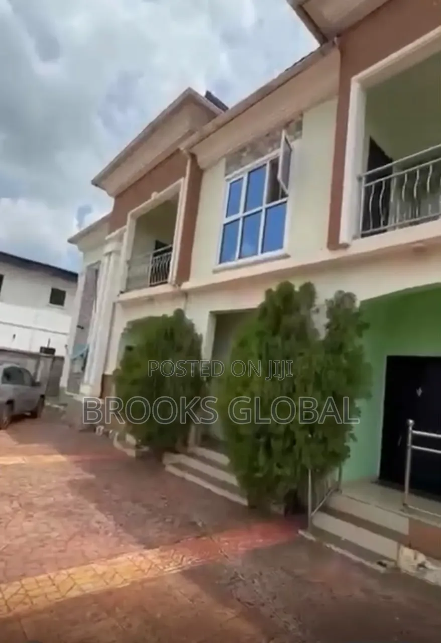 3bdrm Block of Flats in Benin City for sale in Benin City