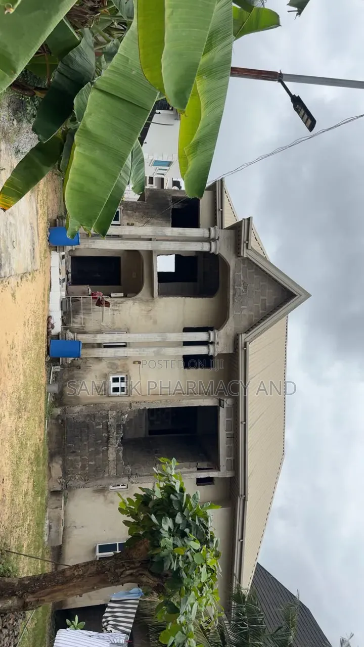 6bdrm Mansion in Oteyi Garden Estate, Satellite Town for sale in Satellite Town