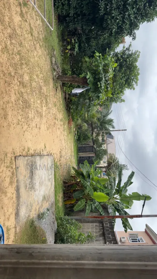 6bdrm Mansion in Oteyi Garden Estate, Satellite Town for sale in Satellite Town