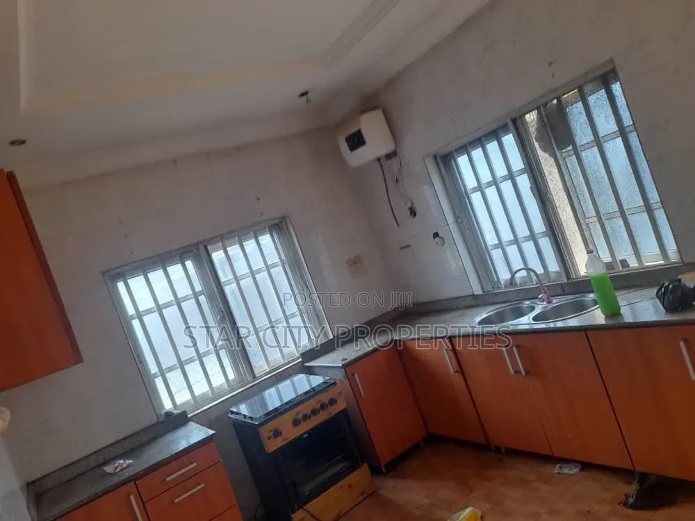 4bdrm Duplex in Magodo Phase 1 for rent in GRA Phase 1