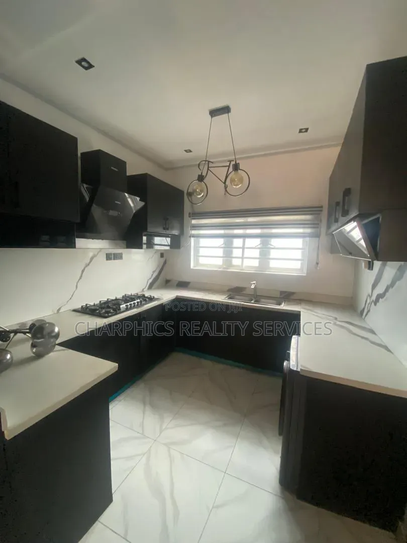 3bdrm Apartment in Lekki Phase 1 for rent in Lekki Phase 1