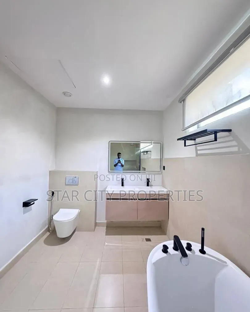 4bdrm Duplex in Lekki Phase 1 for sale in Lekki Phase 1
