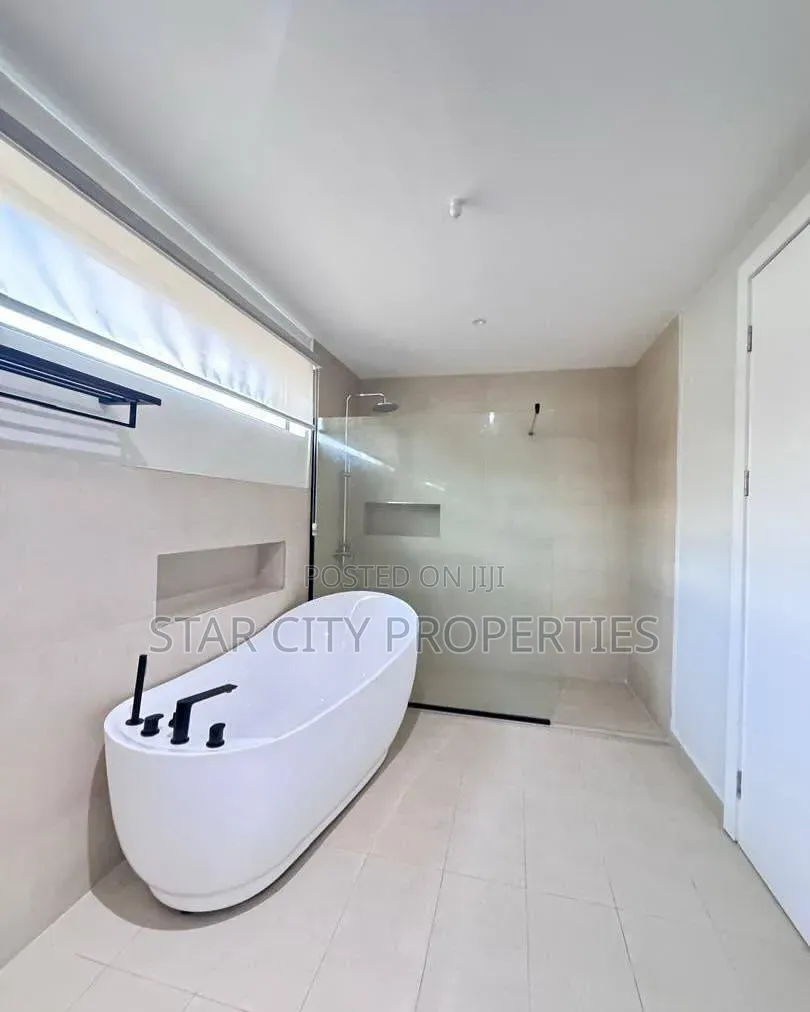 4bdrm Duplex in Lekki Phase 1 for sale in Lekki Phase 1