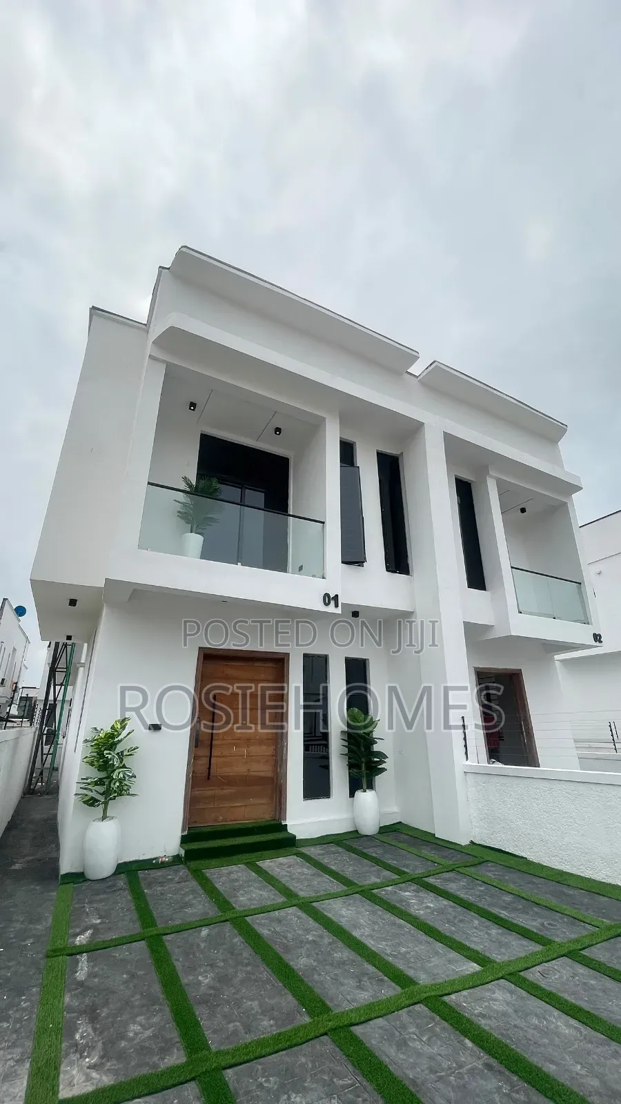 4bdrm Duplex in Ikota for sale in Ikota