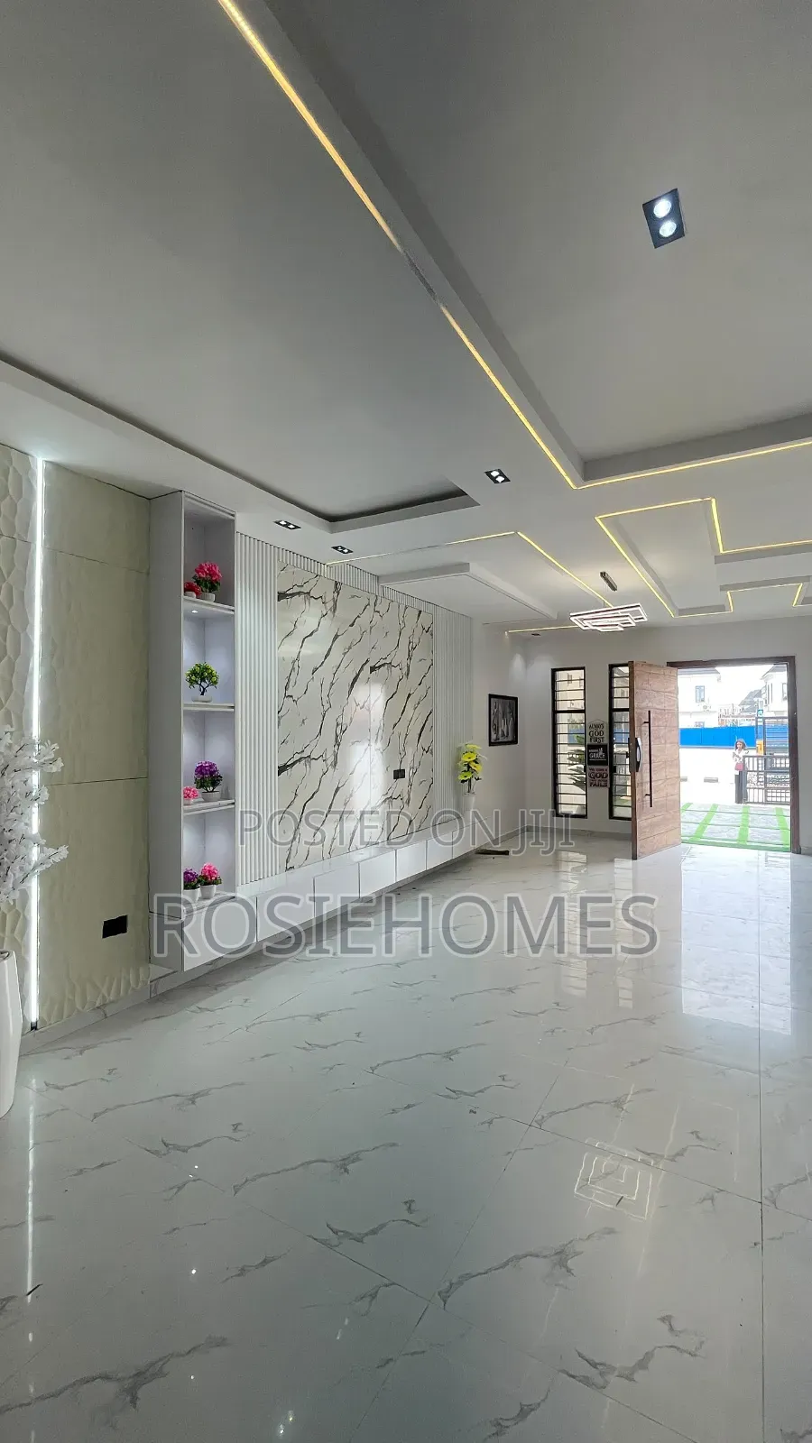 4bdrm Duplex in Ikota for sale in Ikota
